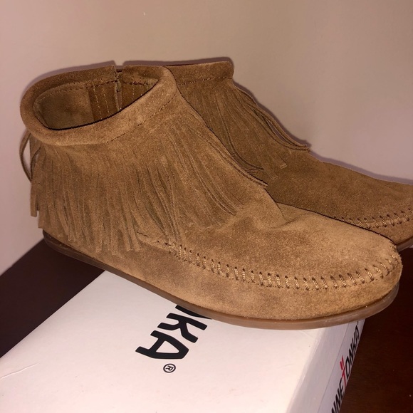 Dusty Brown suede moccasin with ankle tassels - Picture 5 of 10